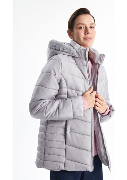 Yeni Sezon Kapüşonlu Kadın Şişme Mont