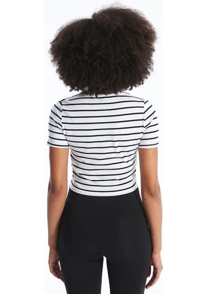 Yeni Sezon Bisiklet Yaka Çizgili Kısa Kollu Kadın Crop fırsatları