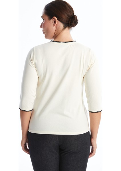 Yeni Sezon Bisiklet Yaka Nakışlı Kadın Tişört fırsatları