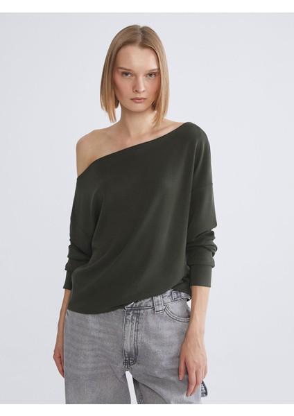 Yeni Sezon Kayık Yaka Kadın Sweatshirt