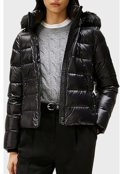 Kapitoneli Slim Fit Çıkarılabilir Kapüşonlu Su Itici Şişme Parlak Mont Bayan Mont WW0WW47354 Bds