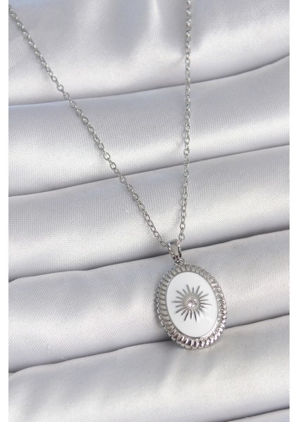 316L Çelik Gümüş Renk Beyaz Mineli Güneş Işlemeli Nazar Boncuk Detay Madalyon Model Kadın Kolye - TJ-BKO10054