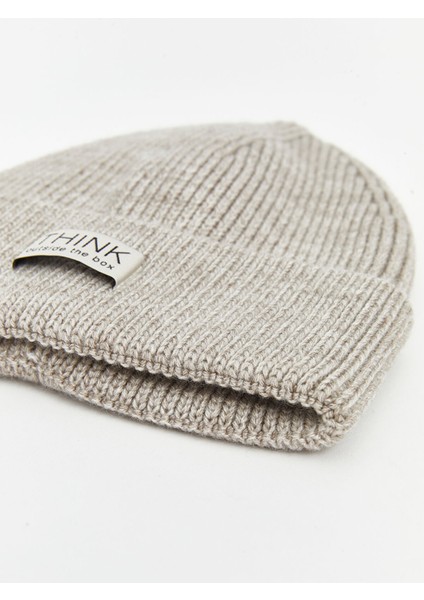 Yeni Sezon Yazı Nakışlı Kadın Bere modelleri