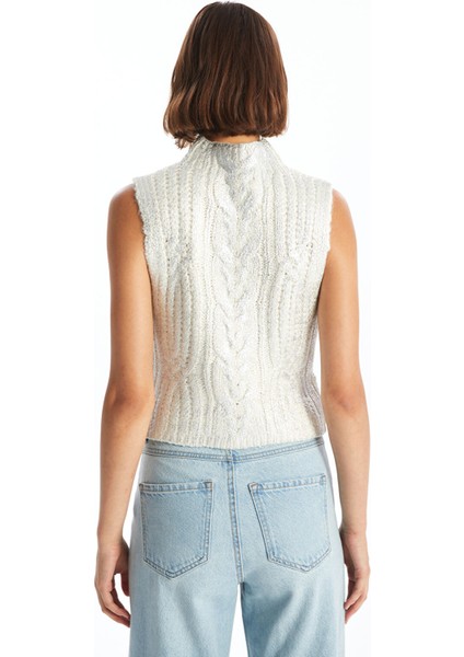 Yeni Sezon Yarım Balıkçı Yaka Kendinden Desenli Kadın Triko Süveter fırsatları