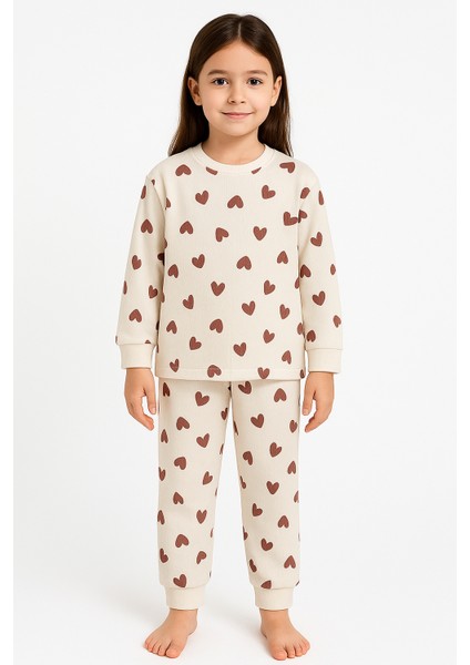 Kız Çocuk Kalp Desenli %100 Pamuk Fitilli Interlok Manşetli Uzun Kollu Pijama Takımı