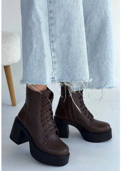 Yzlal Tsan Kahverengi Cilt Bağcıklı Topuklu Bot (Numara: 40) fiyatları