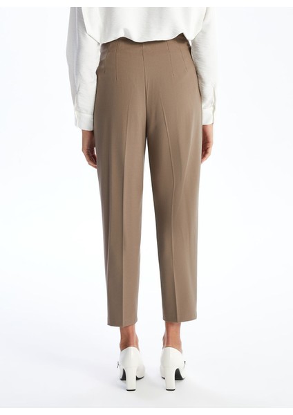 Yeni Sezon Standart Fit Kadın Pantolon fırsatları