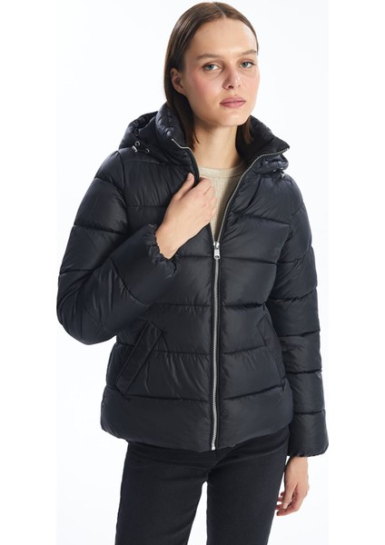 Yeni Sezon Kapüşonlu Kadın Şişme Mont