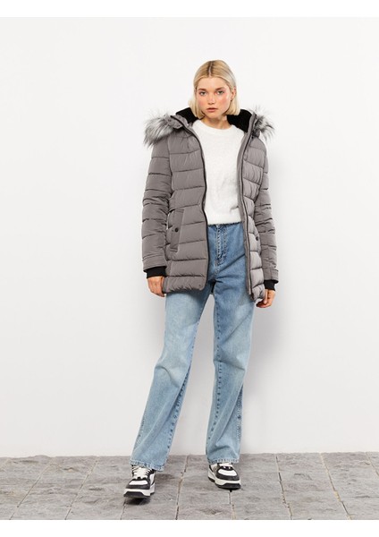Yeni Sezon Kadın Kapüşonlu Düz Şişme Mont