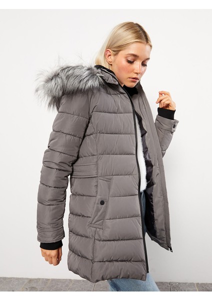 Yeni Sezon Kadın Kapüşonlu Düz Şişme Mont modelleri