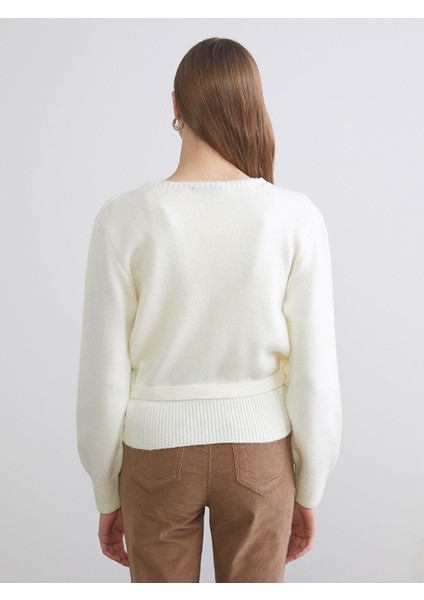 Yeni Sezon Kruvaze Yaka Kadın Triko Kazak fırsatları