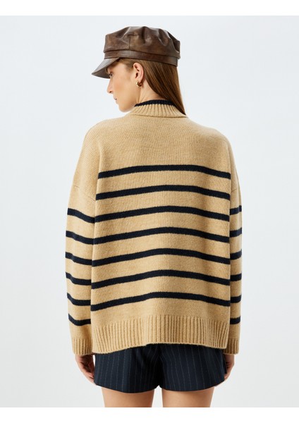 Uzun Kollu Dik Yaka Oversize Kazak fırsatları