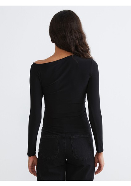 Yeni Sezon Asimetrik Yaka Büzgülü Bluz fırsatları