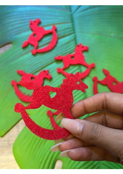 6 Adet Kırmızı Keçe At Arma Dikiş Aksesuarı 7x7 cm fiyatları