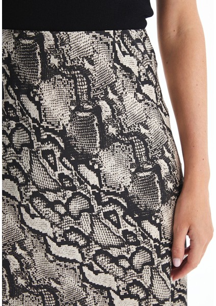 Yeni Sezon Dar Fit Desenli Kadın Etek indirimleri