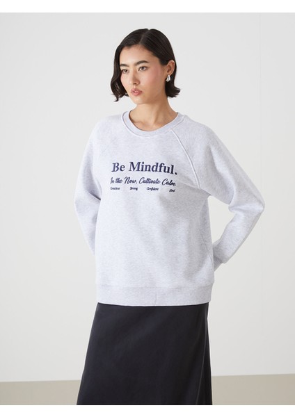 Yeni Sezon Bisiklet Yaka Nakışlı Kadın Kalın Sweatshirt