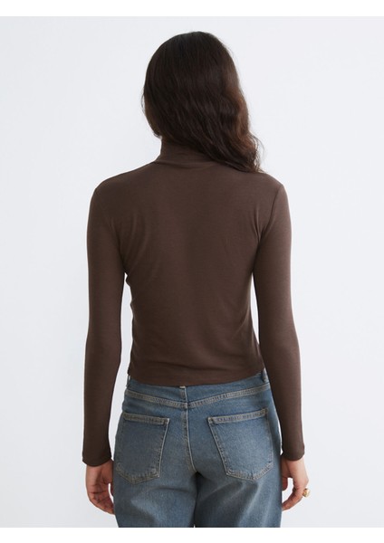 Yeni Sezon Dik Yaka Kadın Body fırsatları