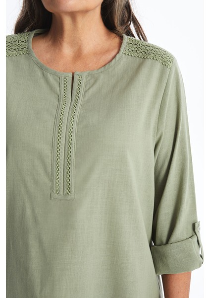 Yeni Sezon Kaçık Yaka Dantel Detaylı Uzun Kollu Kadın Bluz modelleri