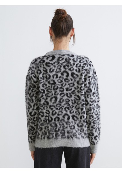 Yeni Sezon Bisiklet Yaka Leopar Desenli Kadın Triko Kazak fırsatları