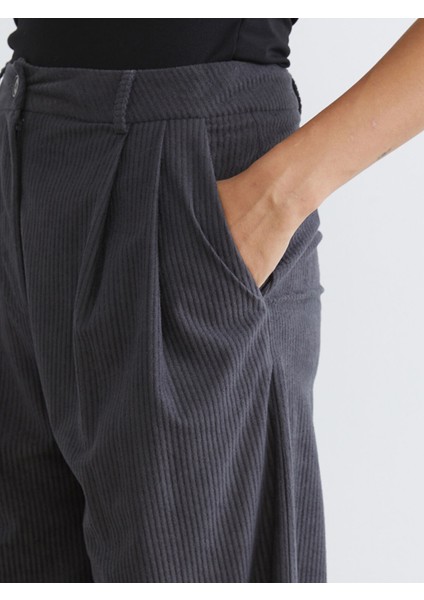 Yeni Sezon Geniş Paça Kadın Kadife Pantolon modelleri