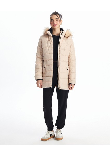 Yeni Sezon Kadın Kapüşonlu Düz Şişme Mont fiyatları