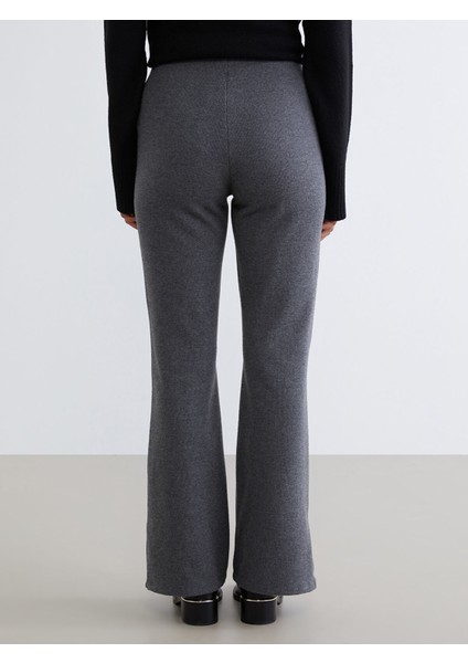 Yeni Sezon Beli Lastikli Ispanyol Paça Kadın Pantolon fırsatları