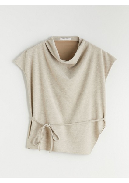 Yeni Sezon Dökümlü Yaka Bluz indirimleri