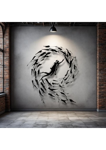 Dalgıç ve Balık Sürüsü Metal Duvar Dekoru – Deniz Tutkusunu Yansıtan Sanatsal Tasarım