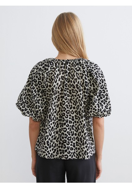 Yeni Sezon Bağlamalı Yaka Leopar Desenli Bluz fırsatları