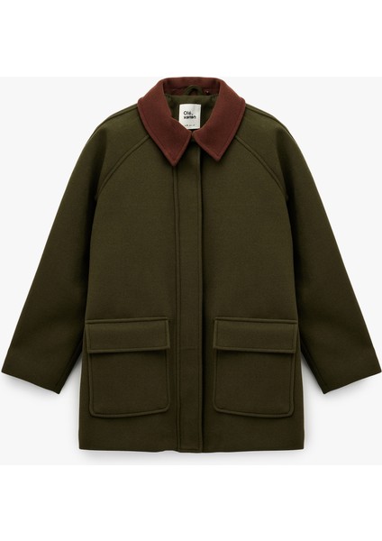 Yaka Detaylı Fermuarlı Çıtçıt Düğmeli Cepli Ceket