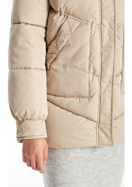 Yeni Sezon Kapüşonlu Kadın Şişme Mont fırsatları