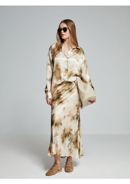 Yeni Sezon Standart Fit Desenli Saten Kadın Etek fırsatları