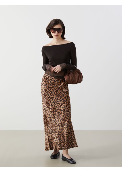 Yeni Sezon Standart Fit Leopar Desenli Saten Kadın Etek