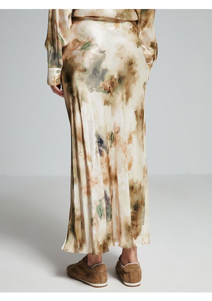 Yeni Sezon Standart Fit Desenli Saten Kadın Etek indirimleri