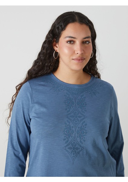 Yeni Sezon Bisiklet Yaka Nakışlı Kadın Bluz fiyatları