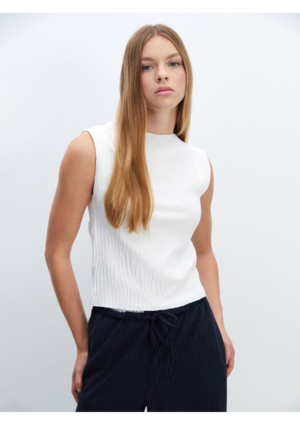 Yeni Sezon Bisiklet Yaka Dokulu Kadın Bluz