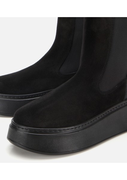 01BOH317830A100 KADIN Süet Deri Siyah Lastik Detaylı Kalın Tabanlı Düz Bot modelleri