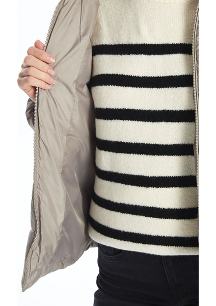 Yeni Sezon Kapüşonlu Kadın Şişme Mont fırsatları