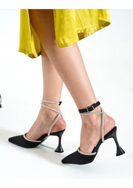 Siyah Saten Bilekten Bağlamalı Topuklu Kadın Ayakkabı fiyatları