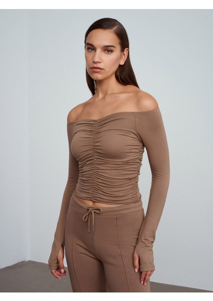 32089 Omuzları Açık Büzgülü Top-Vizon