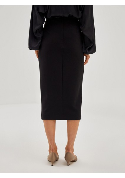 Yeni Sezon Dar Fit Kadın Etek fırsatları