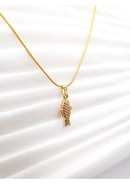 Balık Figürlü Altın Kolye – Deniz Esintili, Minimal ve Zarif Tasarım modelleri