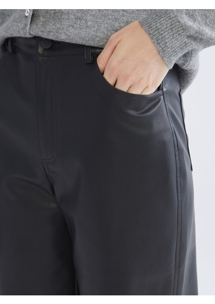 Yeni Sezon Dar Fit Deri Görünümlü Kadın Pantolon modelleri