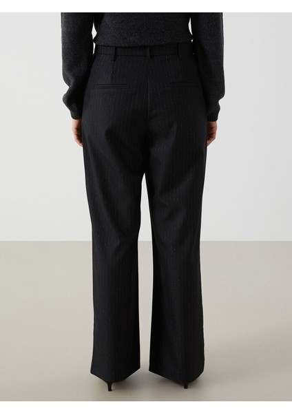 Yeni Sezon Loose Fit Çizgili Kadın Pantolon fırsatları