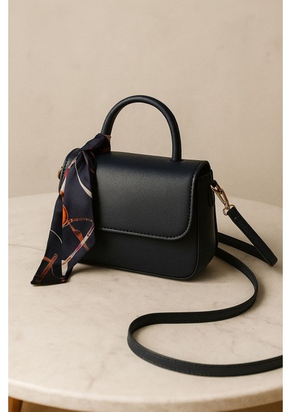 Siyah Fularlı Mini Kadın Çapraz Çanta