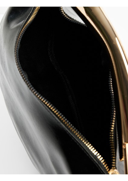 Metal Aksesuarlı Fermuarlı Suni Deri El Çantası indirimleri