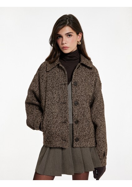 x Melis Ağazat - Kısa Kaban Uzun Kollu Cepli Düğmeli Desenli