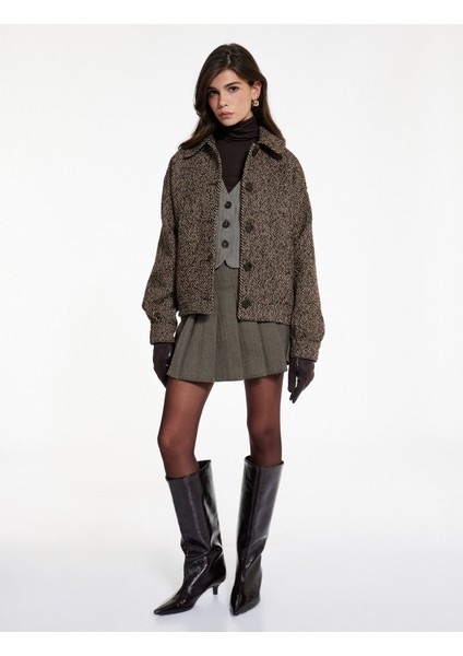 x Melis Ağazat - Kısa Kaban Uzun Kollu Cepli Düğmeli Desenli fiyatları