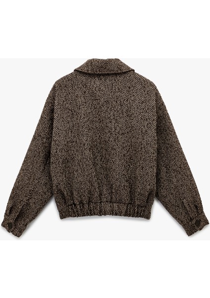 x Melis Ağazat - Kısa Kaban Uzun Kollu Cepli Düğmeli Desenli fırsatları