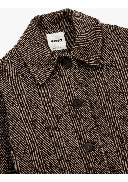 x Melis Ağazat - Kısa Kaban Uzun Kollu Cepli Düğmeli Desenli indirimleri